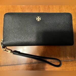 Black Tory Burch wristlet wallet
